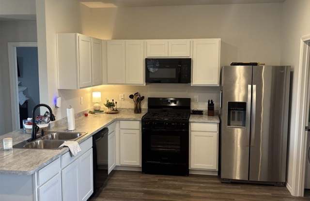 3029 E Hilltop Avenue Gallery 4