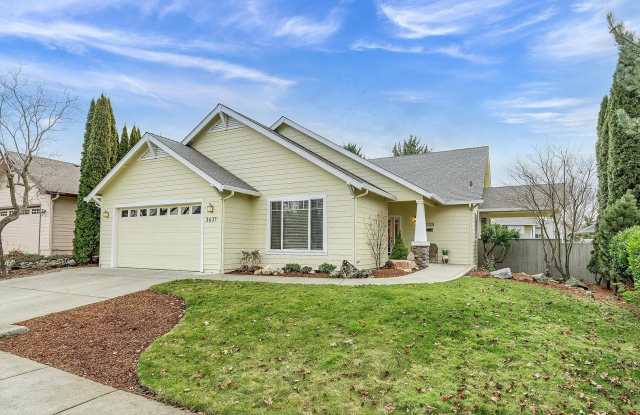 NEW TO MARKET, 3 BEDROOM EAST MEDFORD HOME photos photos