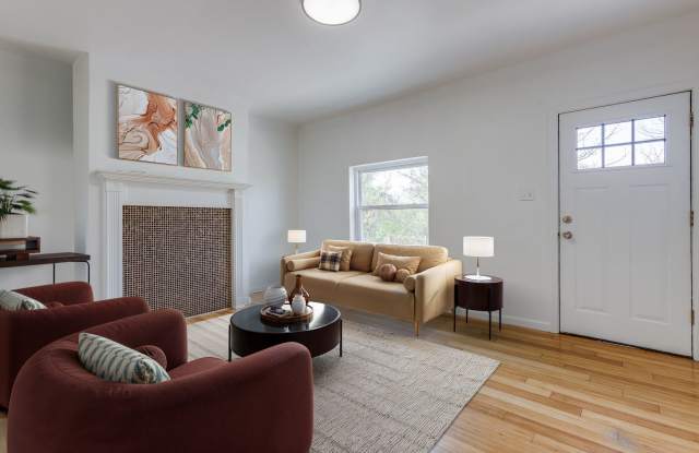 Available NOW - BEAUTIFULLY RENOVATED 3 Bedroom Home in the South Side Slopes! photos photos