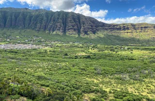 Beautiful 1/1 Penthouse unit at Makaha Valley Towers Gallery 3