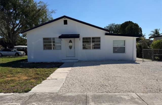 1006 NW 112th Ter photos photos