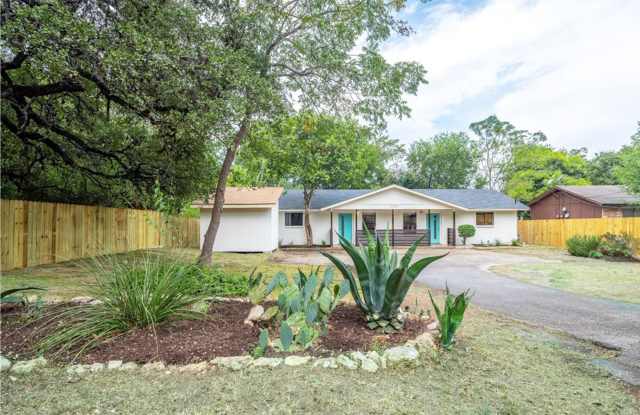 Updated 2BR Home with Private Yard – Prime South Austin Location! photos photos