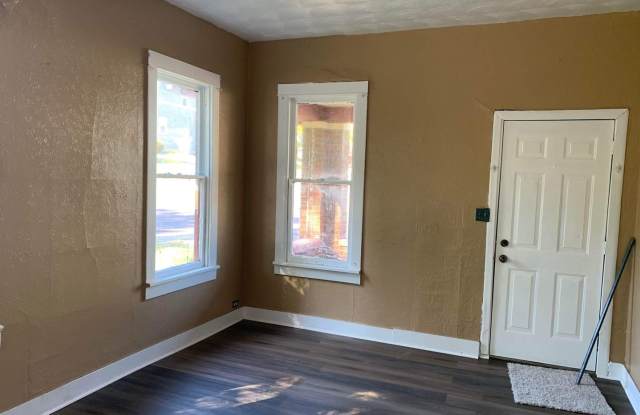 Remodeled 4 bedroom/1bathroom Home photos photos