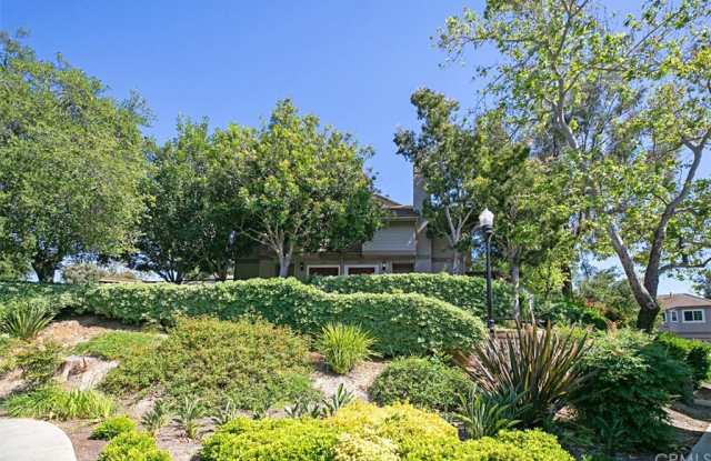 24392 Kingston Court Gallery 4