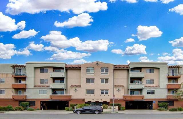 Spacious Corner 2BR Condo in Van Nuys Gallery 3
