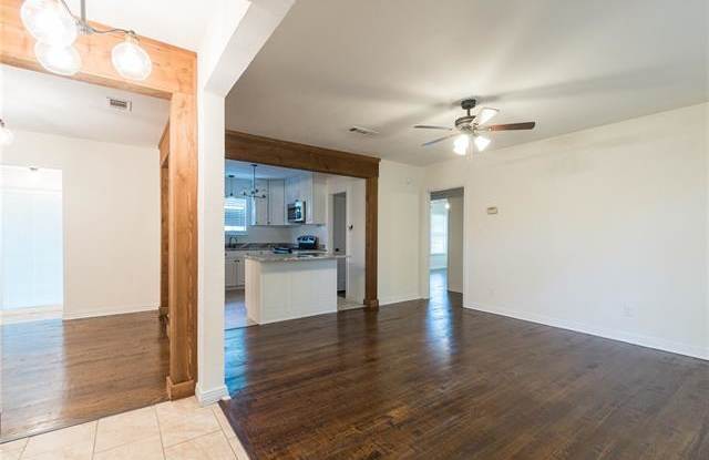 1107 W Sanford Street Gallery 3