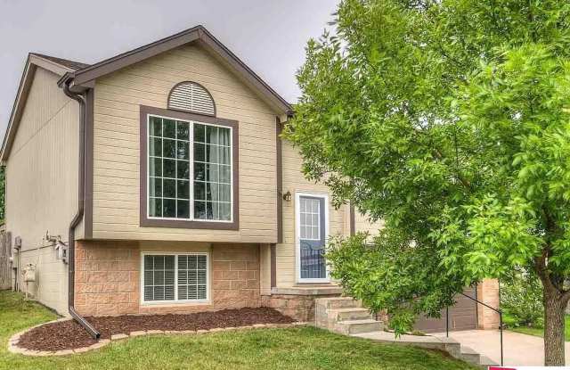 Charming 3-Bedroom Home in Quiet Omaha Neighborhood - Available 9/1! photos photos