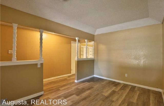 2010 Marsalis Dr Gallery 3