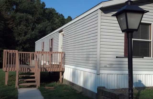 2 bed/2 bath manufactured home in private setting Gallery 4