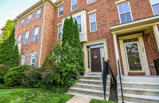 Piney Orchard Townhome - 1018 Verdigris Way, Odenton, MD 21113