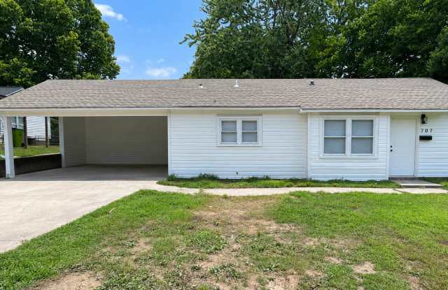 Large 5 bedroom, 2 bathroom home in Benton! Gallery 1