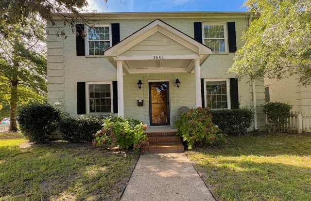 Move In Ready! Renovated 4 Br/3 Ba Haymount Charmer (Pets Considered) Gallery 1