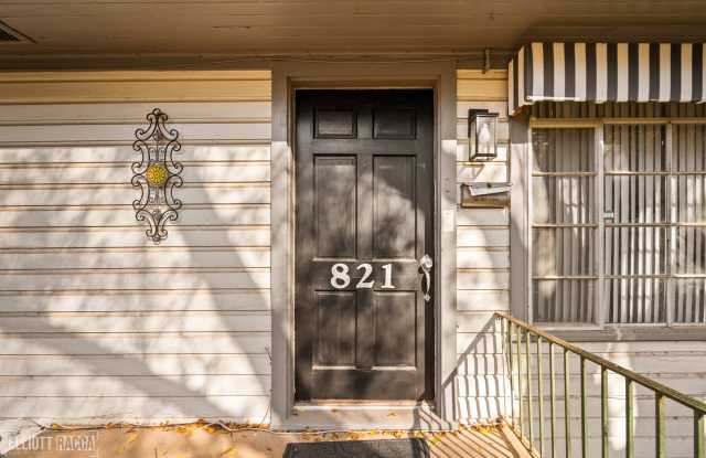 Cozy 2 Bed 1 Bath In the Garden District - 821 Bush Avenue, Alexandria, LA 71301