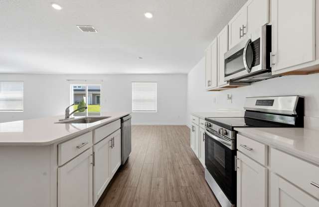 Spacious Newer Construction Home with 3-Car Garage in Alachua Gallery 4