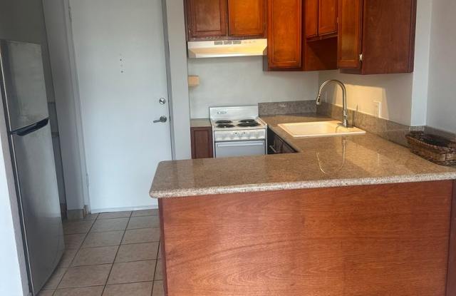Charming 1 Bed in Historic Lafayette Building – Prime Downtown Long Beach! Gallery 3