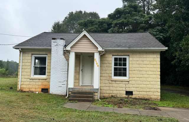 2109 Cleveland Ave - 2109 Cleveland Avenue, Patterson Springs, NC 28073