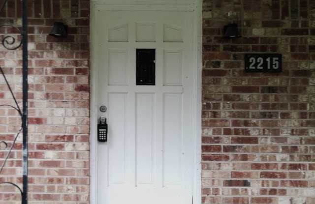 3 Bed 1 Bath House in Jonesboro Gallery 1