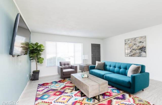 8113 E Whitton Ave - 8113 East Whitton Avenue, Scottsdale, AZ 85251