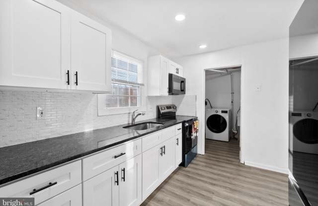 2409 BLOOMSDALE Road Gallery 4