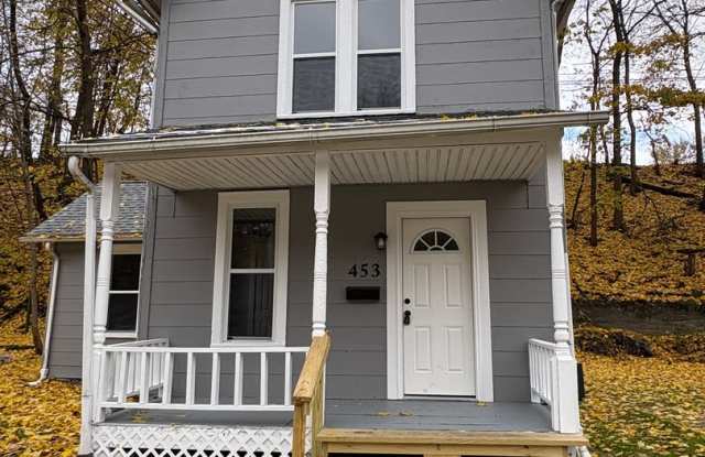3 BEDROOM | 2 BATH | SINGLE FAMILY HOME - 453 Tremont Avenue Southeast, Massillon, OH 44646