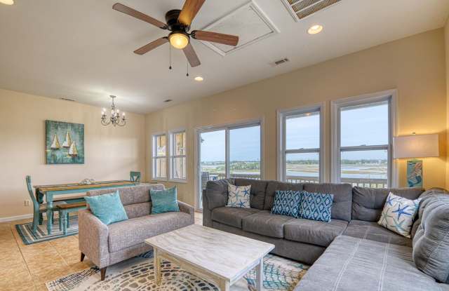 FULLY FURNISHED MONTHLY RENTAL - AVAILABLE MID-SEPTEMBER 2025 - 109 Anchor Drive, Surf City, NC 28445