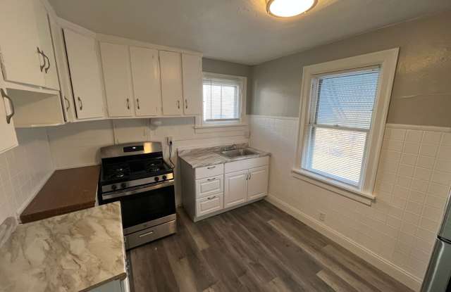 Newly Renovated Two Bedroom Coming Available Soon! Gallery 2