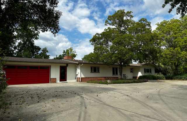 3 bedroom 2 bath home on property photos photos