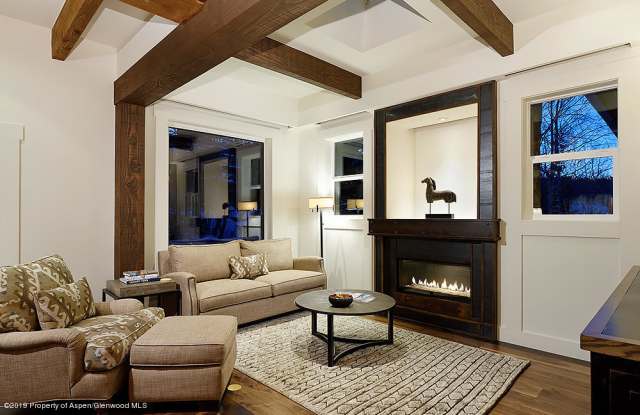 36 Edgewood Lane Gallery 4