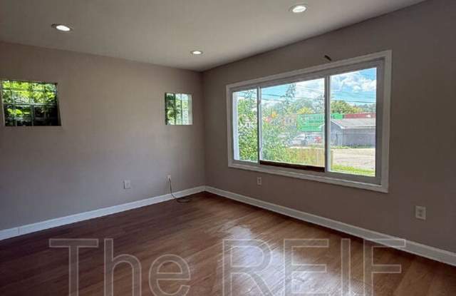 14732 Woodmont Avenue photos photos