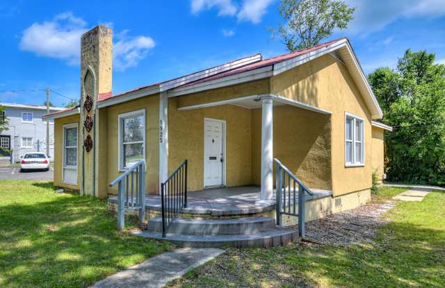 Charming 2-Bed with Spacious Living - PET FRIENDLY! photos photos