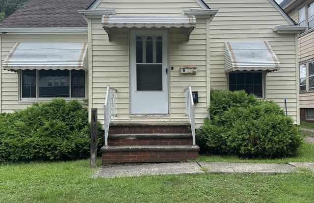 9201 Bancroft Avenue - Downstairs photos photos