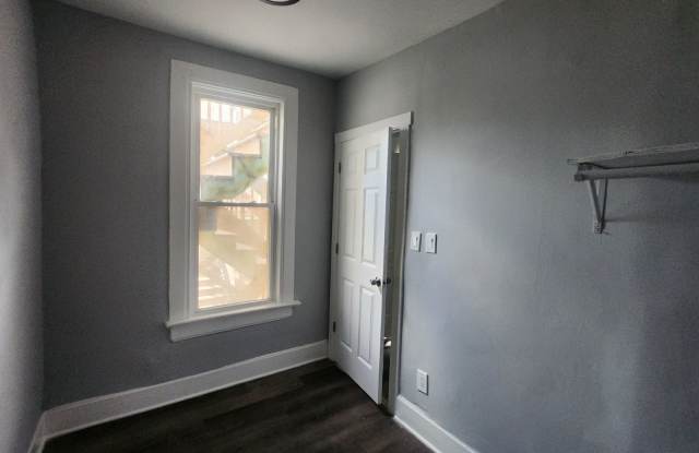 8927 South Muskegon Avenue - 2B Gallery 2