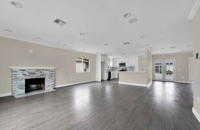 7237 Tujunga Ave photos photos