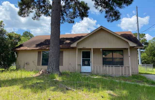 Pet Friendly Ridgewood Subdivision Gem: 3-Bedroom Home with Fenced Yard. photos photos