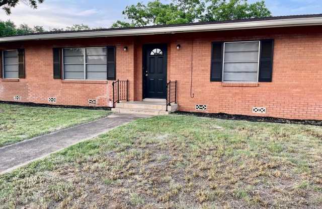 402 Hackberry photos photos