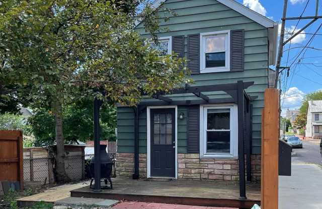 Charming 2-Bedroom Single-Family Home – Prime Phoenixville Location! photos photos