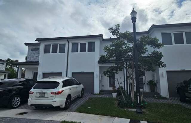 5010 SW 37th St photos photos