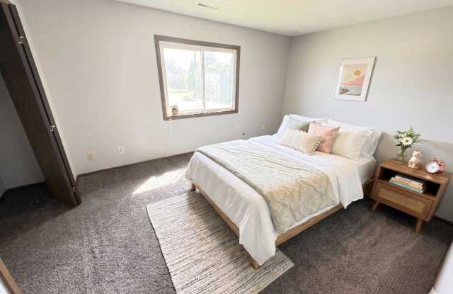 1303 Ravenwood Rd photos photos