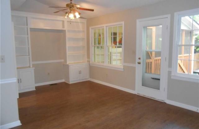 1135 Country Club Place NW Gallery 4
