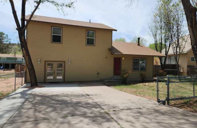 Beautiful 3 bed/3 bath home with huge bonus room Gallery 4