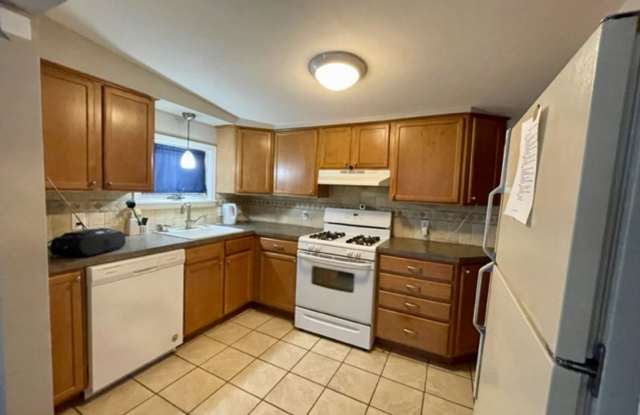 Charming 2-Bedroom Home in Godwin Heights – Great Location! photos photos