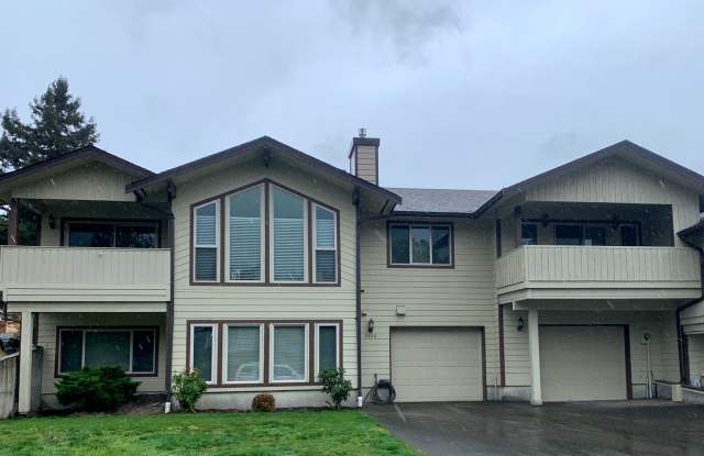 Browns Point large duplex - 2800+ sq ft, 4 bed/2.75 bath with 3 car garage - Available March 10 2026! photos photos