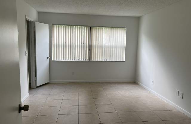 11630 Nw 35th Ct Gallery 2