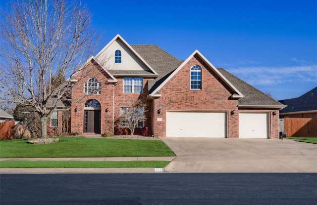 717 NE Essex Court photos photos