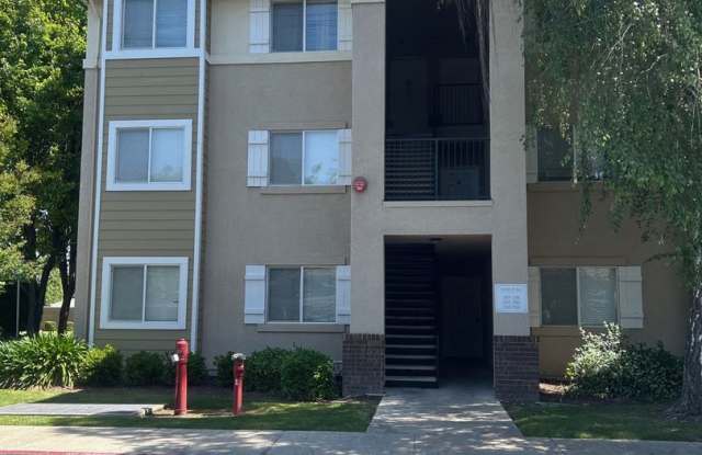 Spacious Condo in a Gated Community in Tracy photos photos