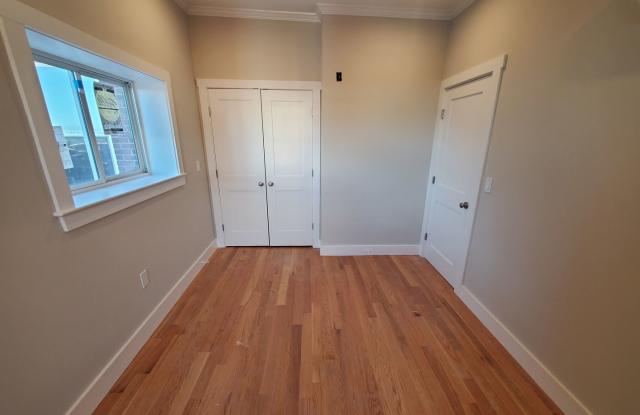 Charming 3 Bedroom- Gallery 3