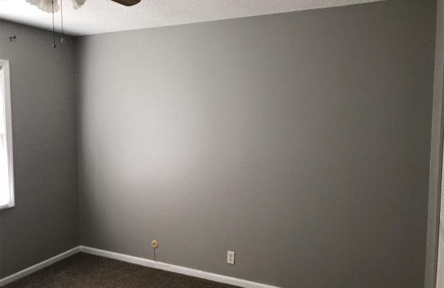 2806 North Kaster Court - 2 Gallery 4