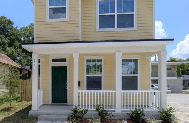 1148 3RD Street E photos photos