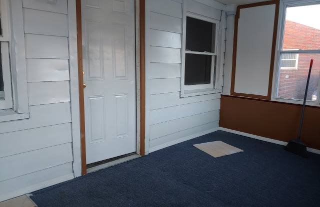 19321 Northrop St Gallery 4