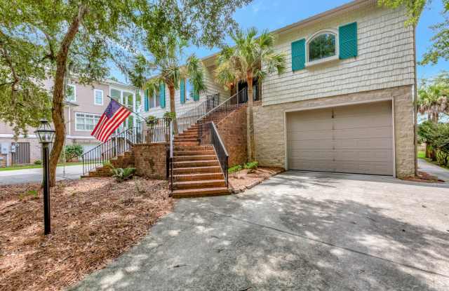 Elevated Elegance with Boat Access — A Property That Shines photos photos